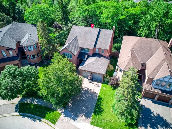 395 March Cres, Oakville, ON L6H 5X7