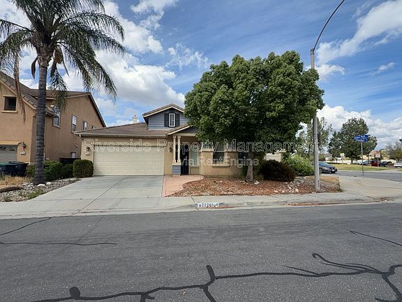 3rd image of 22248 Silverbell Ln