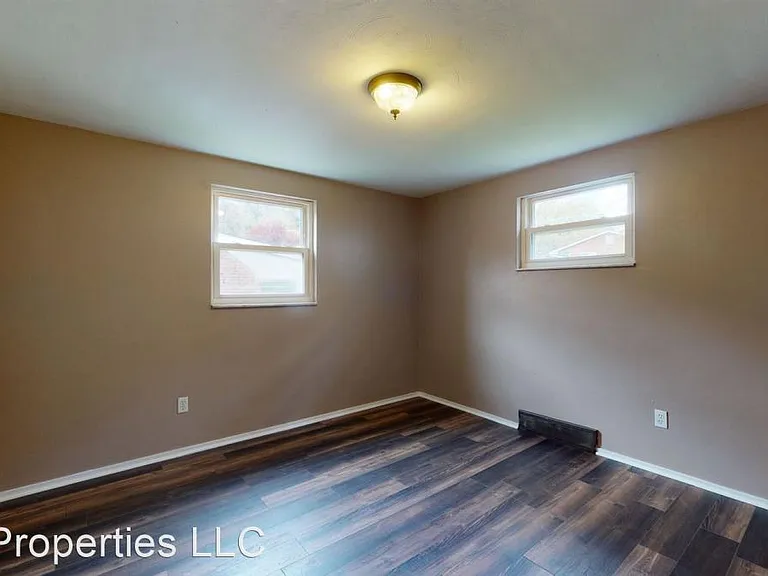 149 Parkwood Rd — Photo 11