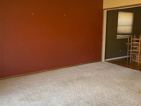 3rd image of 428 SW 63rd Pl