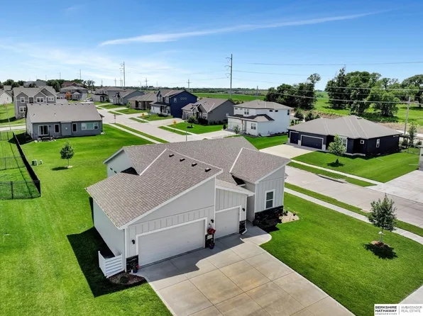 11263 Osprey Cir, Papillion, NE 68046