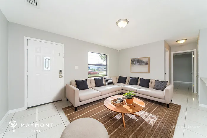 4 bed, 2.0 bath, 1661 sqft, $2,210 — Photo 4