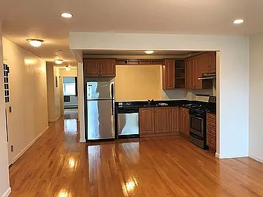 1st image of 330 Park Pl APT 2