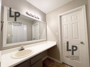 1340 Deer Lake Cir, Lexington, KY 40515