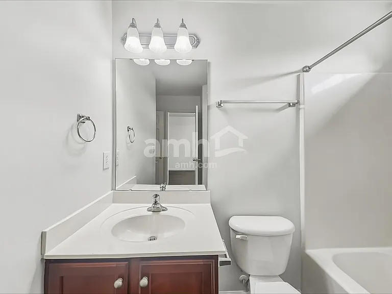 5 Phaeton Ave — Photo 16