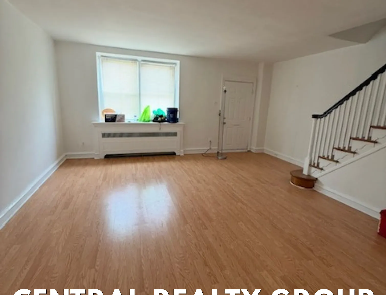 3 bed, 1.5 bath, 1204 sqft, $1,550 — Photo 2