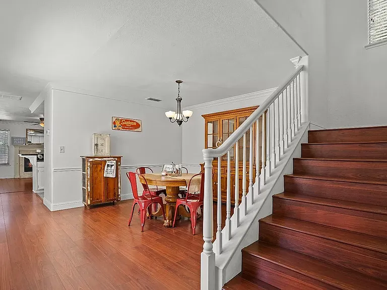 1124 Gorham Ave — Photo 17