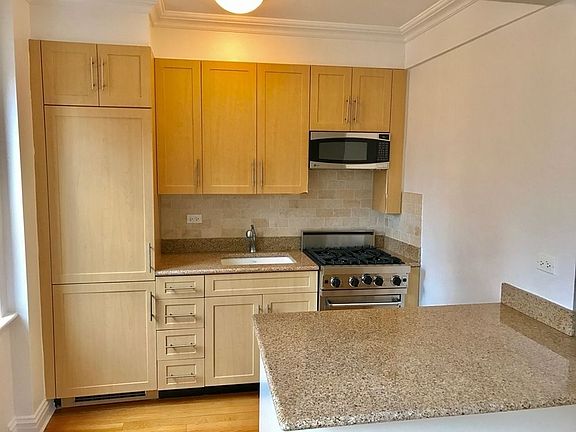 3rd image of 41 Park Ave APT 10G
