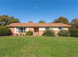 9004 Carolina Blvd, Clyde, NC 28721