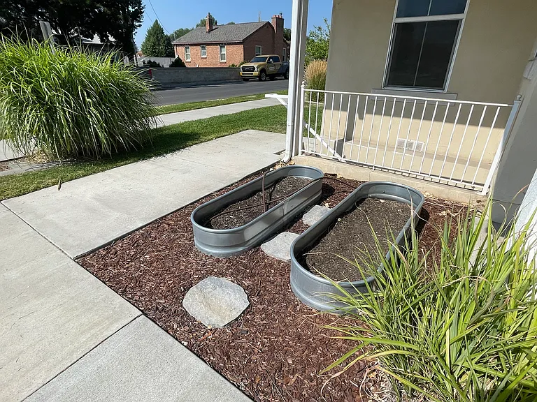 Square foot raised garden planters