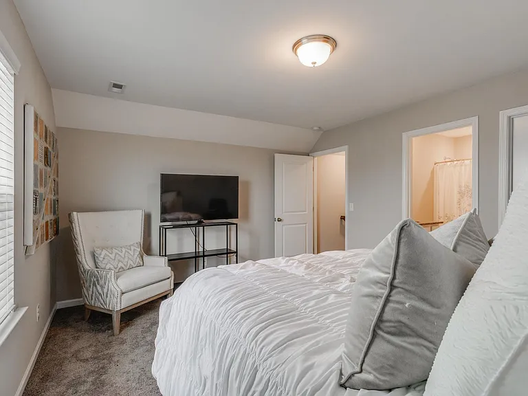 1453 Ardennes Dr — Photo 18
