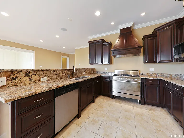 HIGHPOINT Countryside Residences — Photo 40