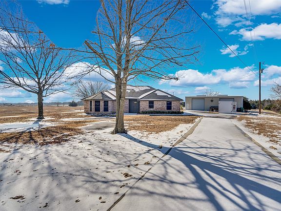 2nd image of 100 Otter Ln