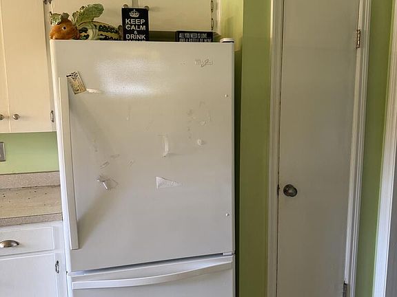 4th image of 211 Columbia Ave