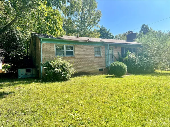 1104 Stagecoach Rd, Gastonia, NC 28052