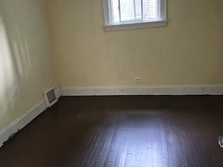 1152 Pomona Rd — Photo 4