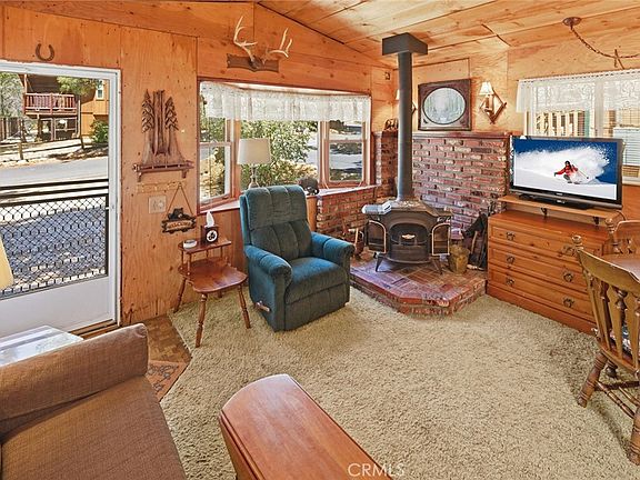 3rd image of 513 Cedar Ln