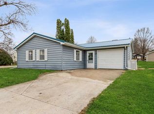 102 Court St, Williamsburg, IA 52361