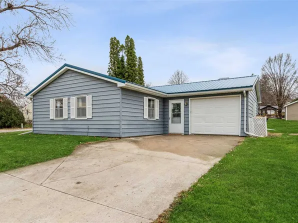 102 Court St, Williamsburg, IA 52361