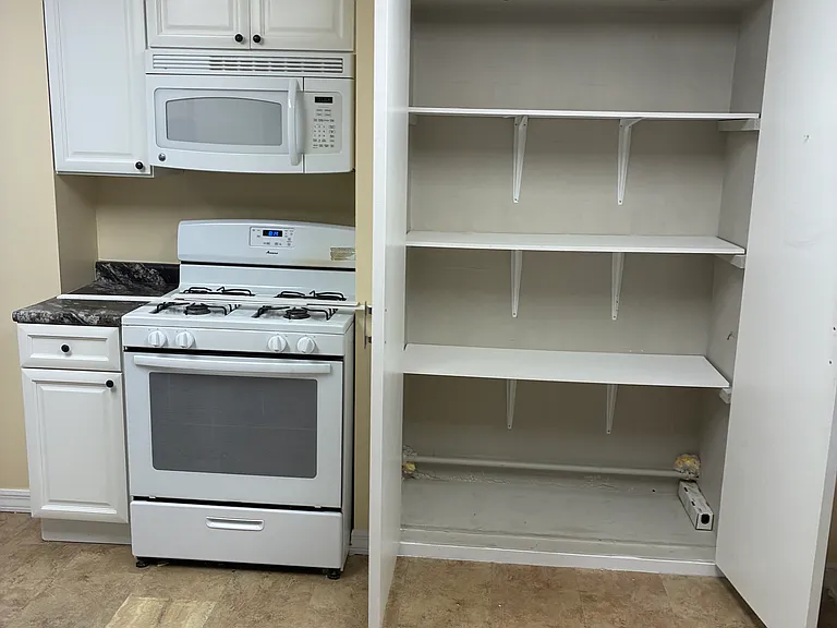 110 S Cass Ave #2-R — Photo 16