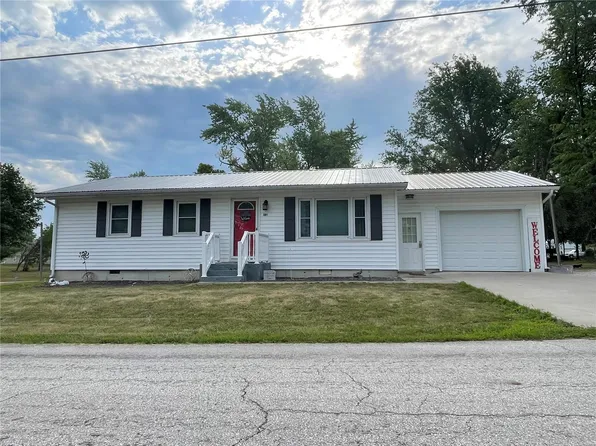 501 Nana St, Perry, MO 63462