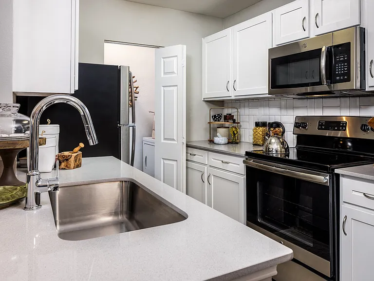 Steeplechase Apartments — Photo 10