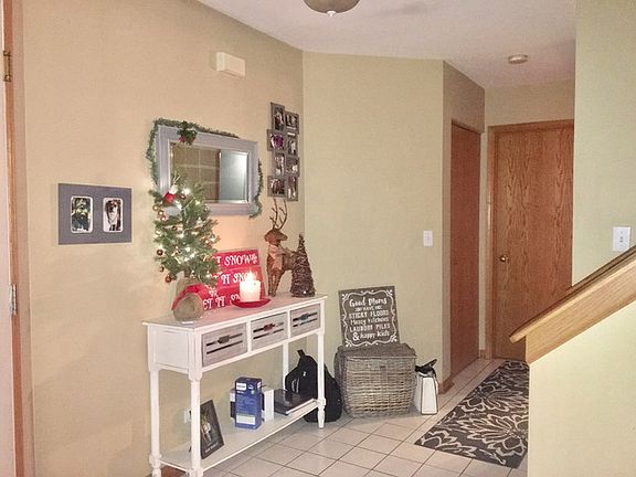 2nd image of 923 Blackburn Dr