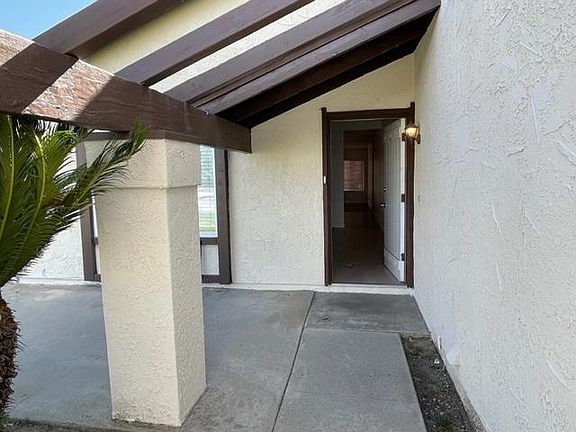 4th image of 2147 Elderway Dr