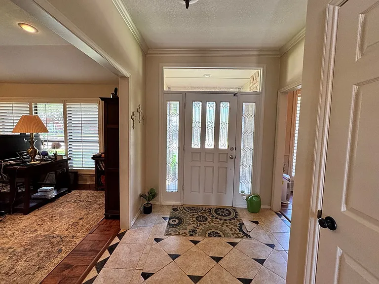 4117 Springfield Ct — Photo 2