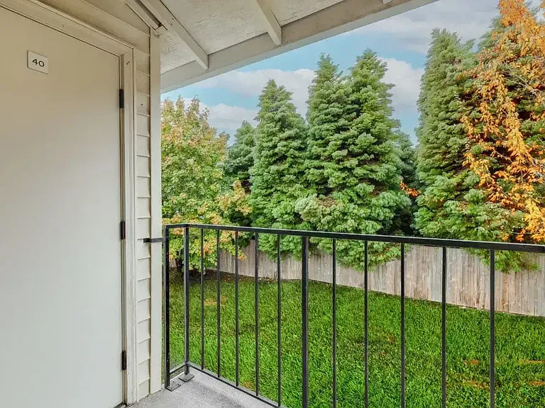 Township Sherwood — Photo 3