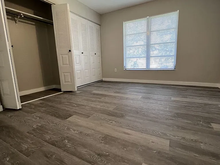 21260 Brinson Ave — Photo 12