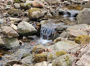 32 Country Club Rd, Wilmington, VT 05363