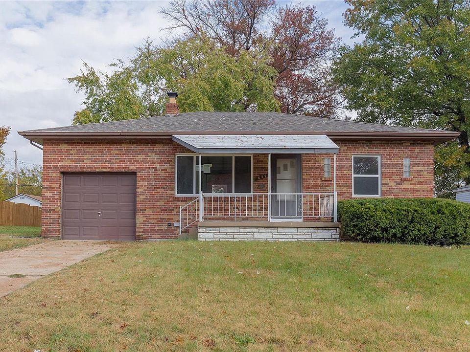1st image of 639 W Arlee Ave
