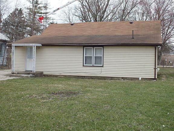 4th image of 10165 N Main St