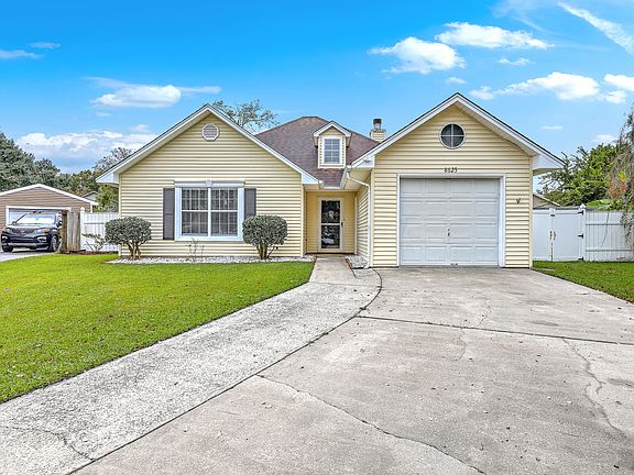 3rd image of 8625 Bentwood Dr