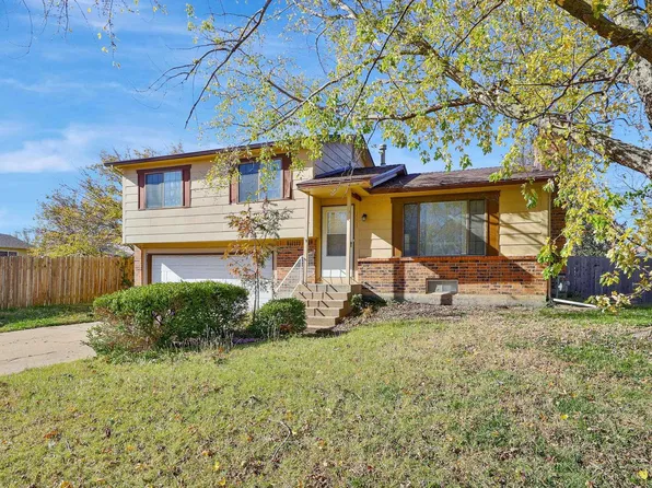 3203 N Brookfield St, Wichita, KS 67226