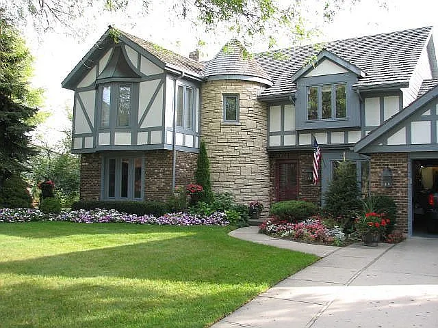 816 Paddock Ln photo 1
