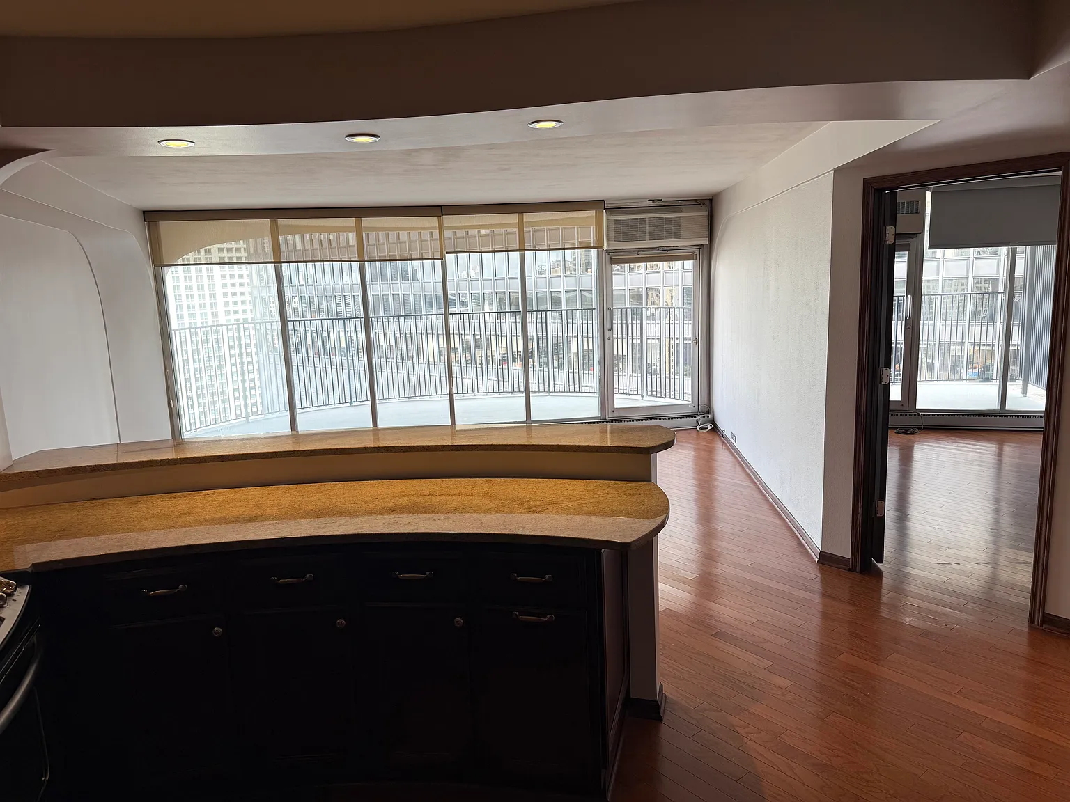 1 bed, 750 sqft, $2,400 — Photo 3