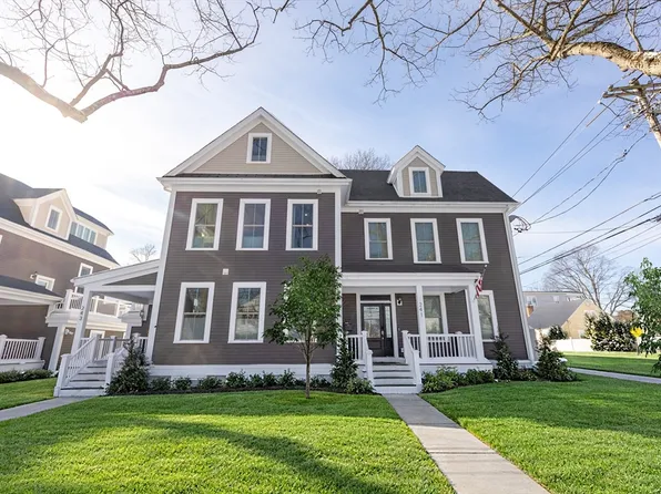 241 Neponset Valley Pkwy #241, Hyde Park, MA 02136