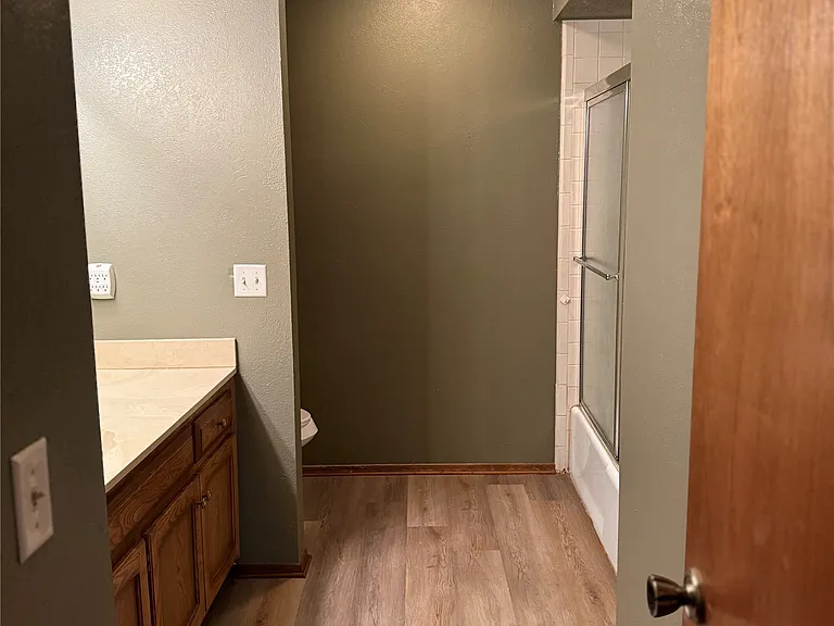 2614 S Gardenia Ave — Photo 27