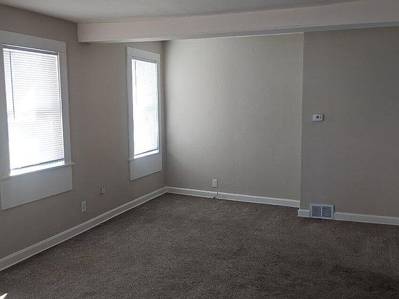 4th image of 6014 W Lincoln Ave #3