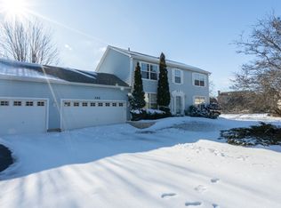 345 Farmhill Ct, Algonquin, IL 60102
