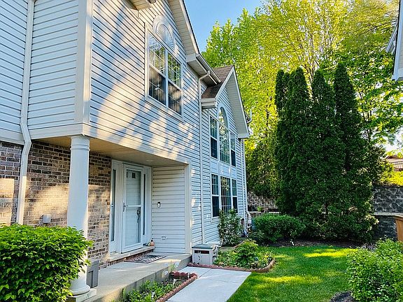 2nd image of 934 Sweetflower Dr