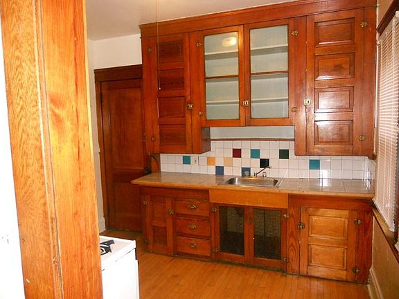 2nd image of 3297 Desota Ave #1