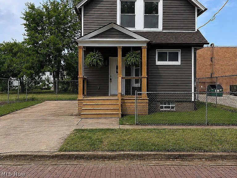 1st image of 3064 W 16th St
