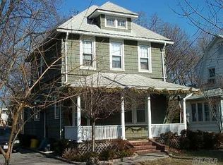 214 W Marie St, Hicksville, NY 11801