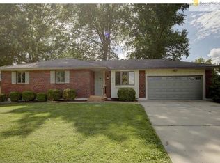 498 N Garfield Ave, Bonner Springs, KS 66012