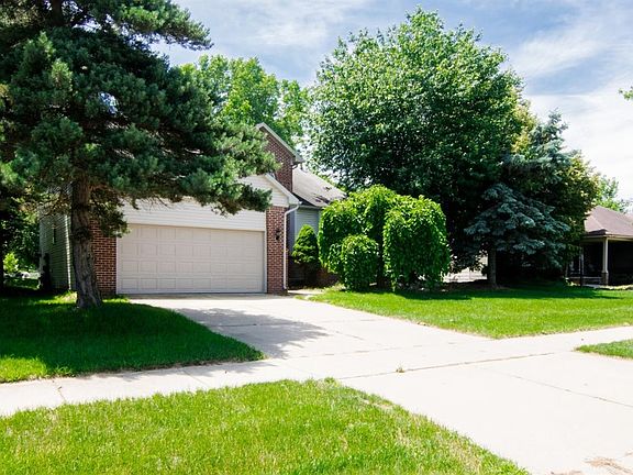 2nd image of 45063 Lindsey Dr