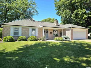 147 Westview Dr, Knoxville, IL 61448