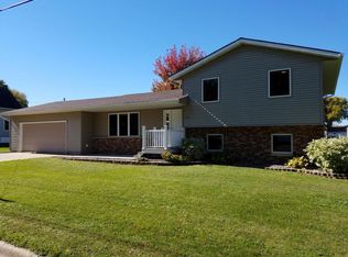 510 2nd Ave SE, Hayfield, MN 55940